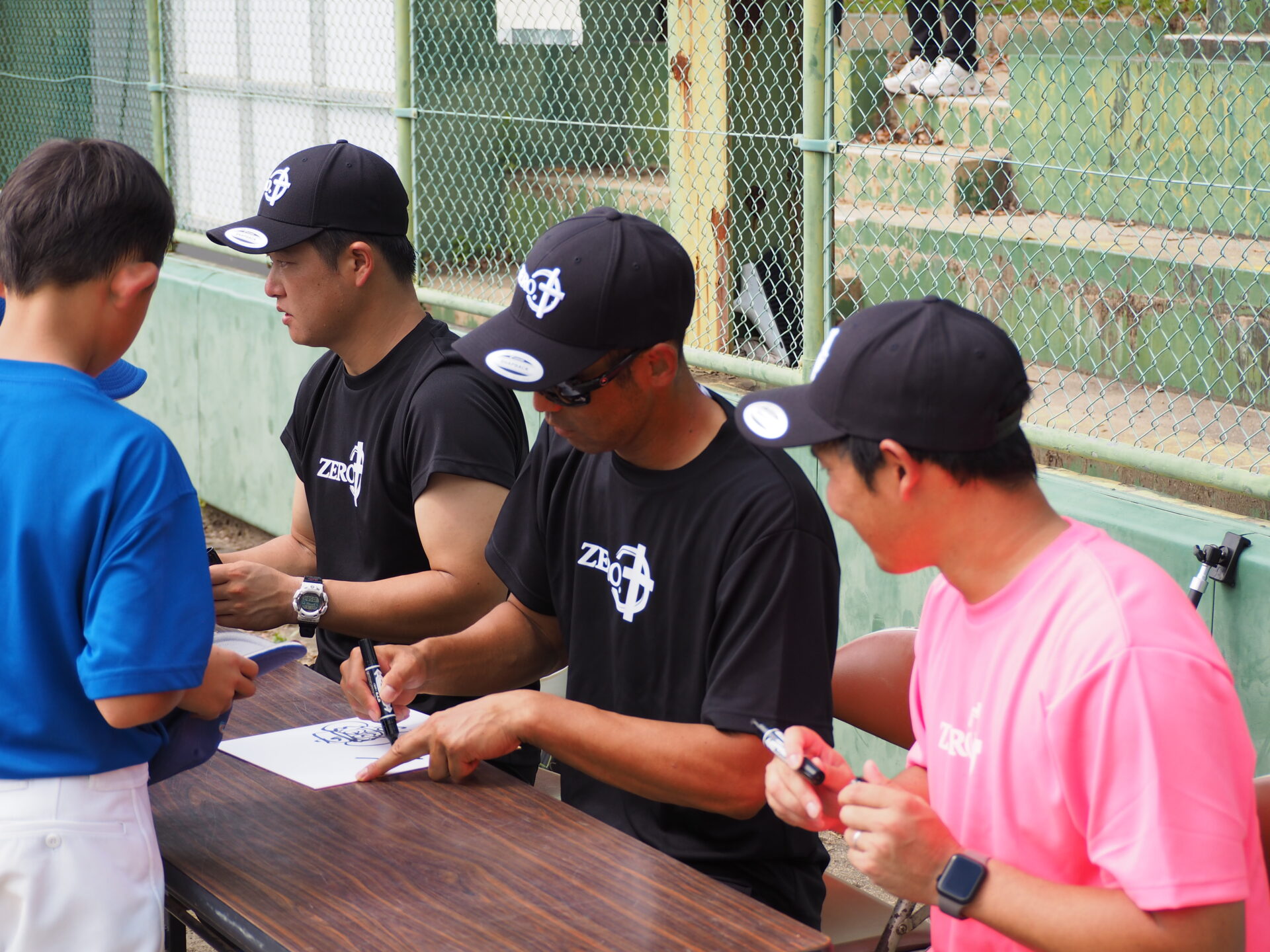 プロ野球選手サイン転売の実情とは？驚きの市場価格